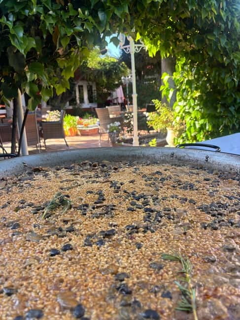 Granada: Dinner with Paella on a Terrace in the Albayzín and Live Flamenco - The Experience in Context: Authenticity and Atmosphere