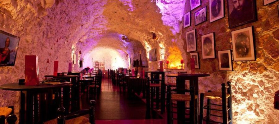 Granada: Flamenco Show at Templo del Flamenco with Drink - The Performance: Passionate Artists and Traditional Music