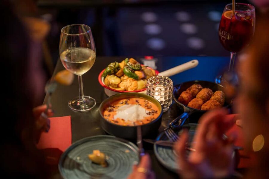 Granada: Flamenco Show with Dinner at Jardines de Zoraya - An Authentic Flamenco Show with Talented Artists