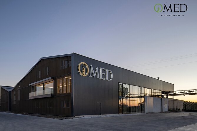 Granada in EVOO: Guided tour and unique sensorial tasting - Discover the Olive Oil Mill and Its Modern Design