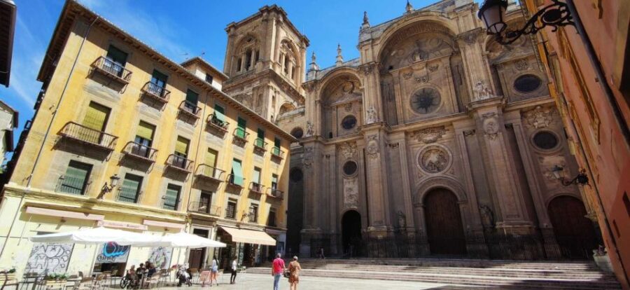 Granada: Private tour of the city center and Cathedral - Starting Point at Plaza Nueva and Easy Meeting Arrangements