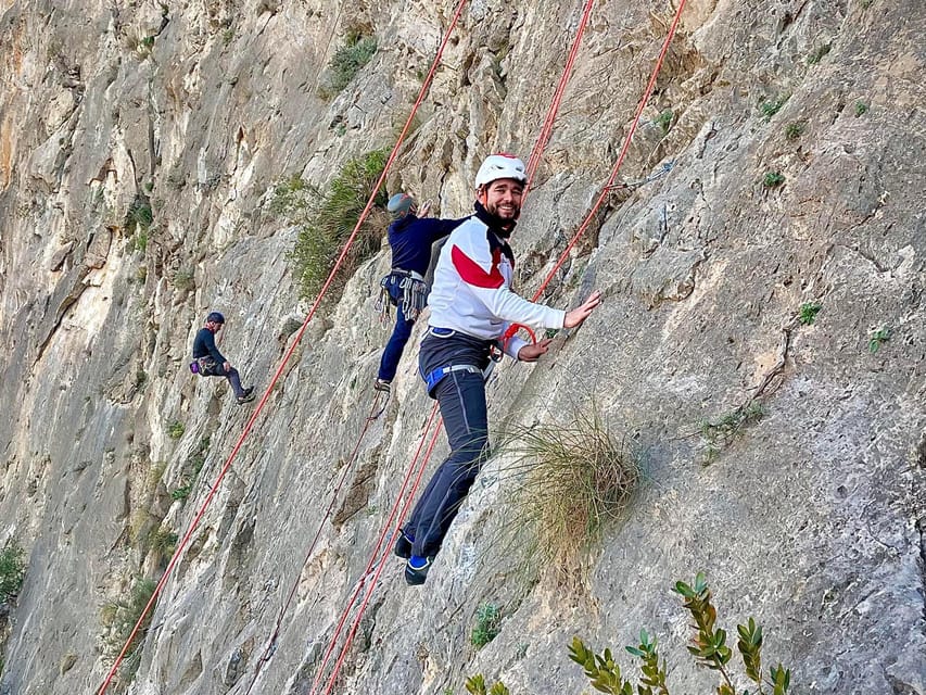 Granada: Rock climbing top-rope Placas Negras - The Unique Setting of Placas Negras in Vélez de Benaudalla