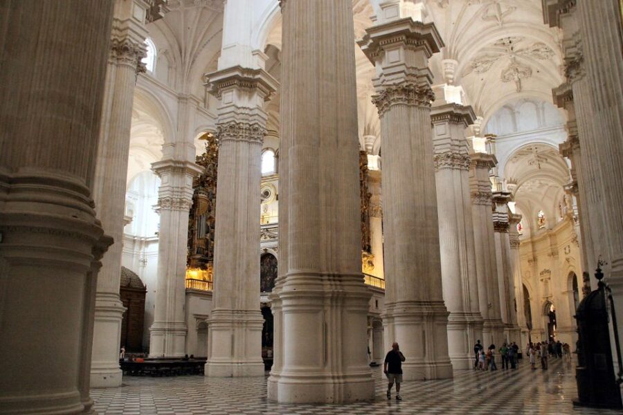 Granada: Royal Chapel and Cathedral Private Tour with ticket - Exploring the Granada Cathedral’s Baroque and Gothic Architecture