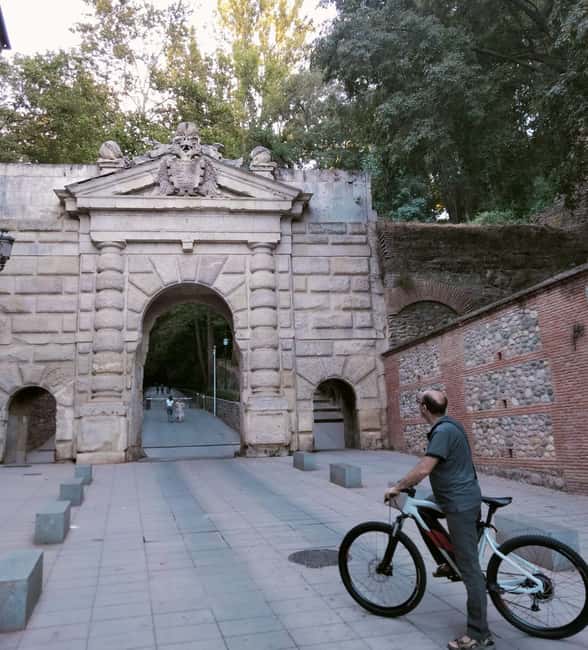 Granada: Slow E-bike Tour, explore the city on wheels with your senses - Discovering Granada’s Green Spaces at Alhambra Forest