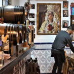 Granada: Traditional Tapas and Wine Tour - Key Details and Logistics of the Tour