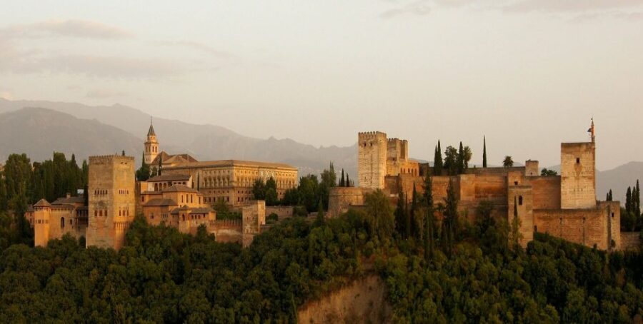 Granada: Walking Tour with Panoramic City Views - Starting Point at Plaza del Carmen and the Meeting Details