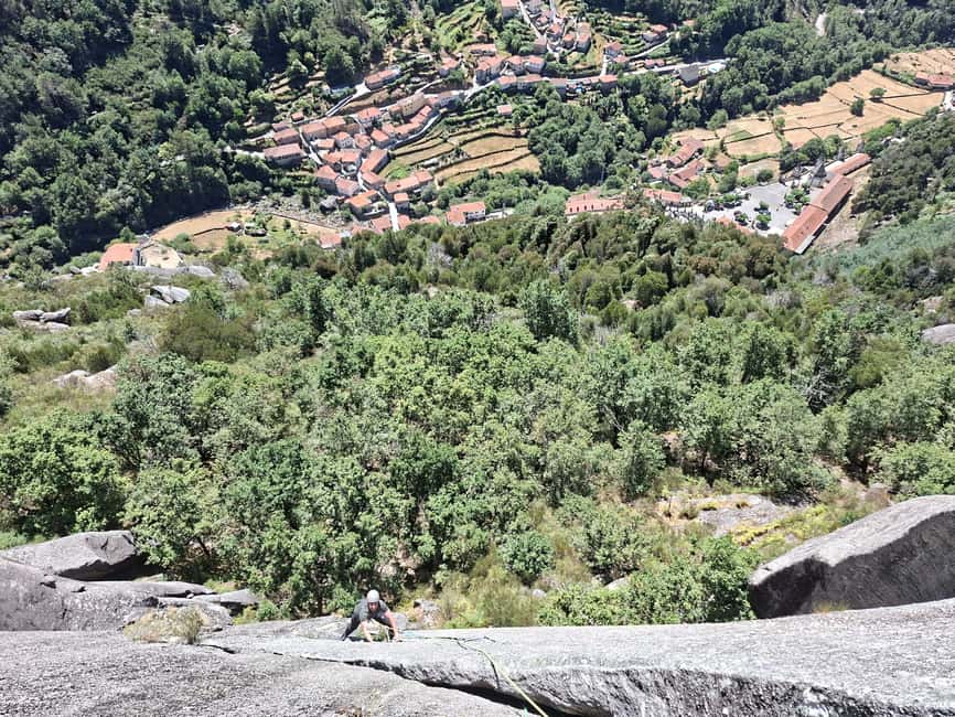 Granite Climbing Experience in the National Park: Arcos de Valdevez - Tailored Routes for Beginners and Experienced Climbers