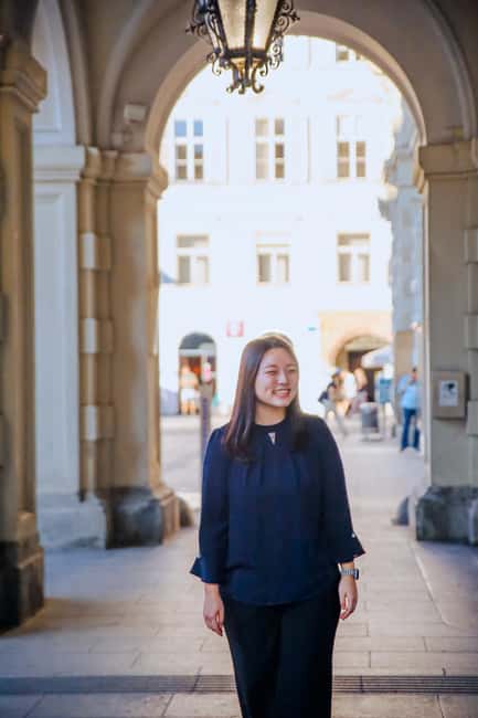 Graz Instagram Photo-Tour: K-Style Portraits In Iconic Spots - Exploring Graz’s Iconic Streets: Hauptplatz, Herrengasse, and Sporgasse