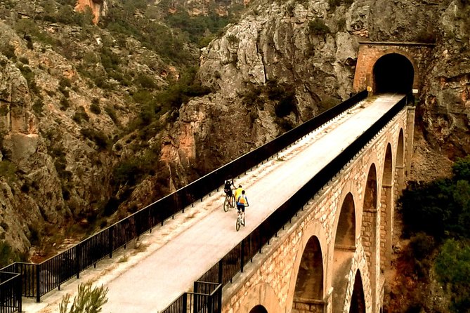 Greenway Section Cretas - Xerta 42km (90% descending 10% flat), Transfer inc. - Departure Point and Meeting Logistics in Cretas