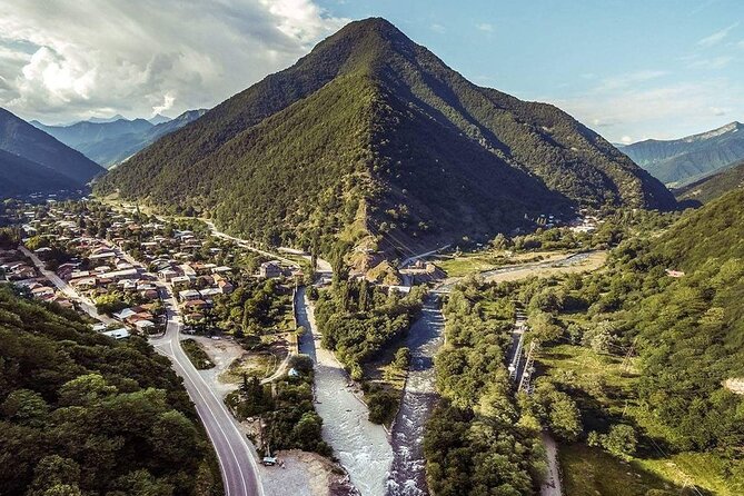 Gudauri-Jinvali-Ananuri Private tour - Jinvali Water Reservoir: A Photo-Perfect Start