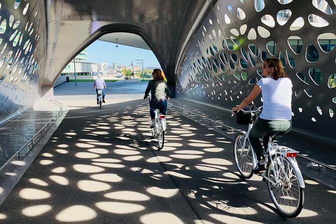 Guided Bike Tour: 2 Hours Highlights of Antwerp - Exploring Het Steen and Riverside Views