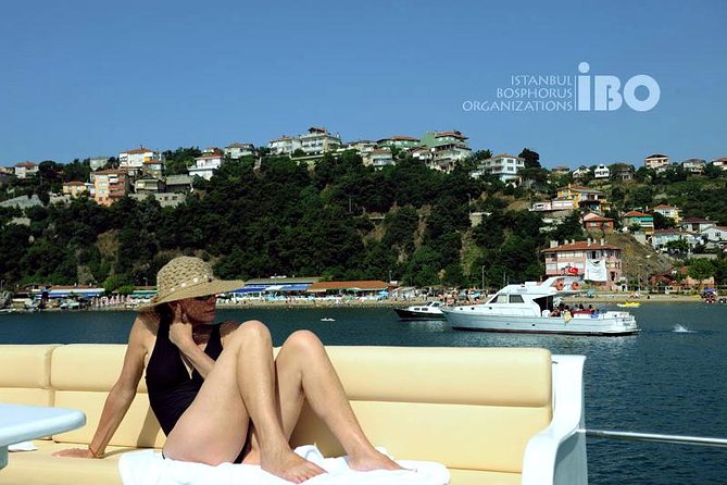 Guided Bosphorus & Black Sea Cruise  4 Stops from Istanbul - Savoring the Meze and Delicious Lunch Onboard