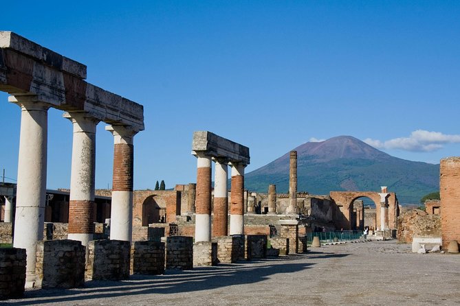Guided Day Tour of Pompeii and Herculaneum with Light Lunch - Exploring Herculaneum