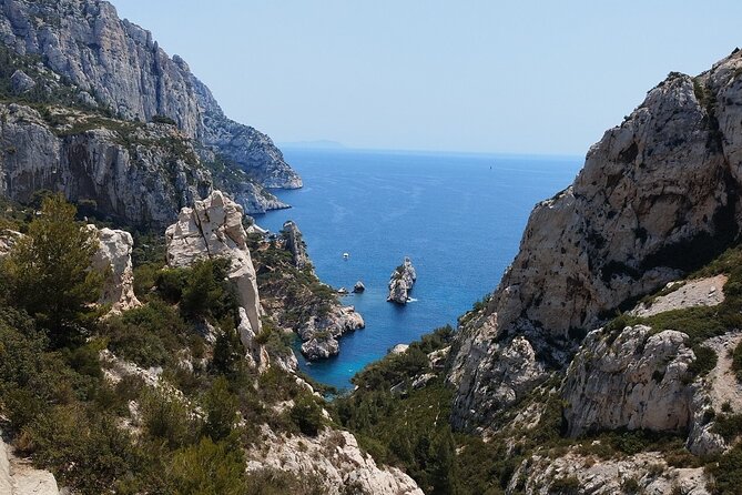 Guided hike in the Calanques National Park - From Scenic Views to Refreshing Swims