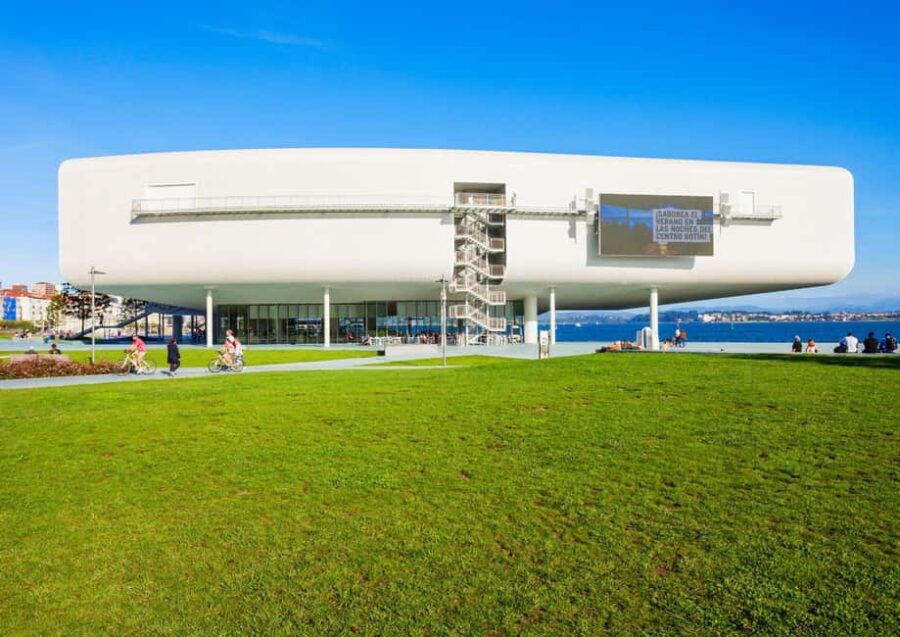 Guided tour in English through the heart of Santander - Starting Point: The Old Bank of Spain