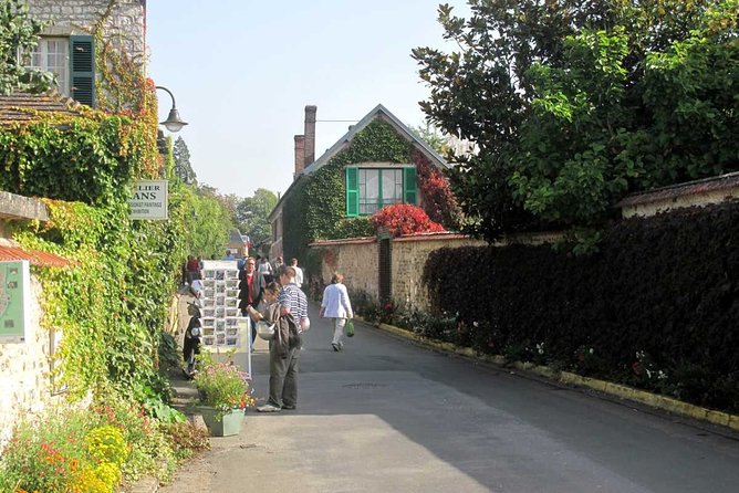 Guided tour Monet's house and gardens/small group - Meeting Point and Accessibility in Giverny