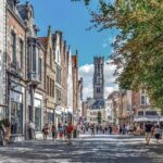 Guided tour of Bruges and Boat Tour (+ beer tasting opt) - Exploring Bruges’ Historic Squares and Streets