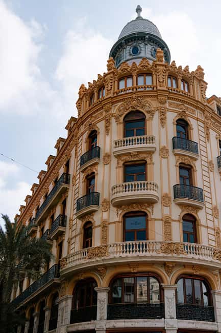 Guided tour of downtown Valencia + Silk Exchange - Starting Point at Town Hall Square: The Historic Pulse of Valencia