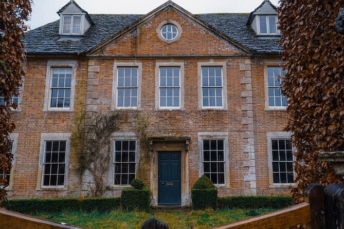 Guided Tour of Harry Potter Film Locations of Lacock & Cotswolds - Lacock Abbey & Village: The Heart of the Harry Potter Film Locations