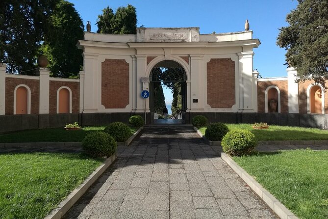 Guided Tour of Herculaneum with Lunch and Ticket Included - Convenient Pickup and Starting Point in Sorrento