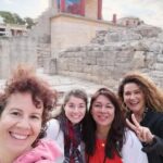 Guided tour of Knossos Palace in Spanish - Transportation and Group Size