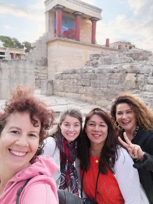 Guided tour of Knossos Palace in Spanish - Transportation and Group Size