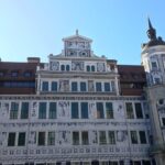 Guided tour of the castle with an introduction to architecture and the Dresden stable yard - Exploring the Artifacts in the Armory and Parade Apartments