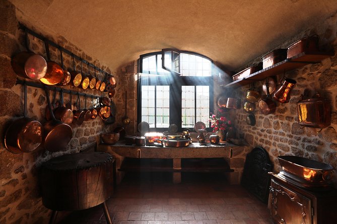 Guided tour of the castle - The Unique Experience of Manipulating the Drawbridge