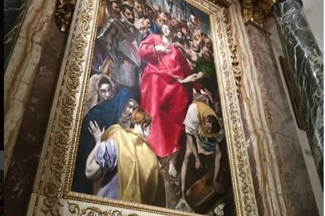 Guided visit of the Toledo Primatial Cathedral - Inside the Toledo Cathedral: A Visual Feast of Stained Glass and Architecture