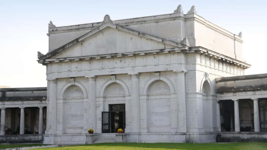 Guided visit to the Vantiniano Monumental Cemetery - The Unique History of the Vantiniano Cemetery