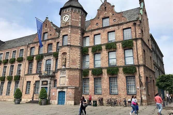 Guided Walking Tour in Dusseldorf - Starting Point at Neustraße 40 in Düsseldorf