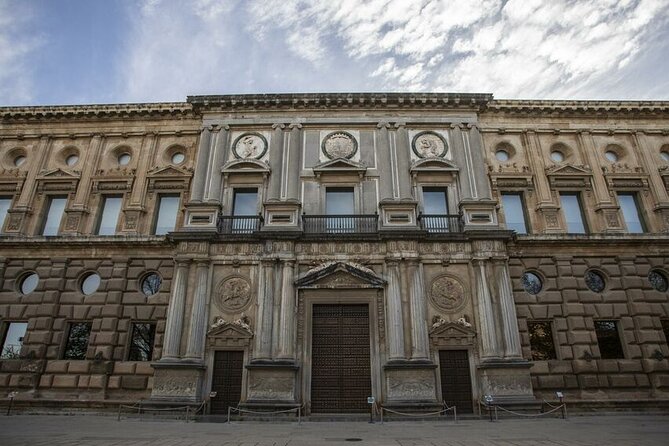 Guided Walking Tour of the Alhambra in Granada - Starting at the Patronato de la Alhambra and the Generalife