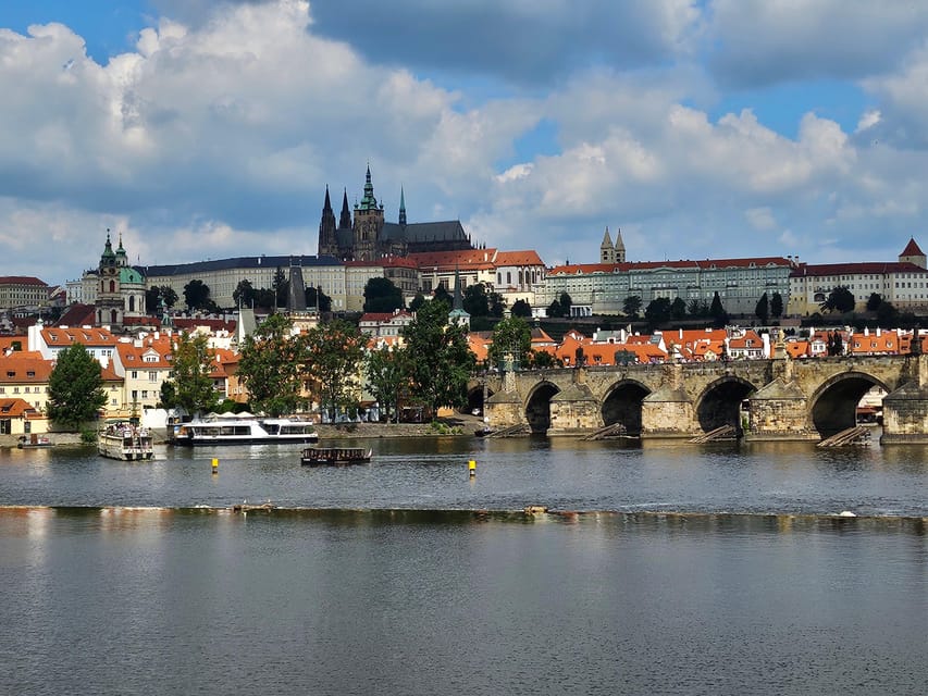 Guided walking tour Prague: include Prazskiy Castle - Starting at Wenceslas Square in Prague