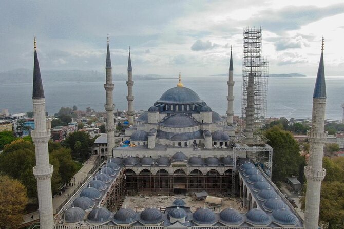 Hagia Sophia & Blue Mosque & Hippodrome Guided Tours - Exploring the Blue Mosque in Detail