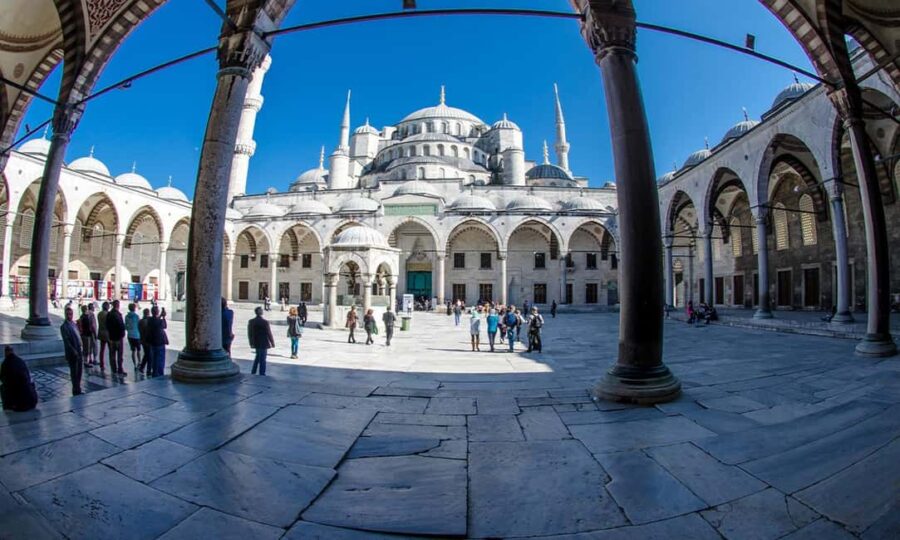Hagia Sophia & Blue Mosque + Optional Basilica Cistern - Starting at Dsign Cafe: The Meeting Point in Istanbul’s Historic Heart