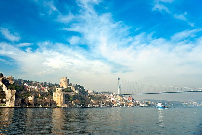 Half-Day Afternoon Istanbul Asia Tour With Beylerbeyi Palace - The Guide and Group Dynamics