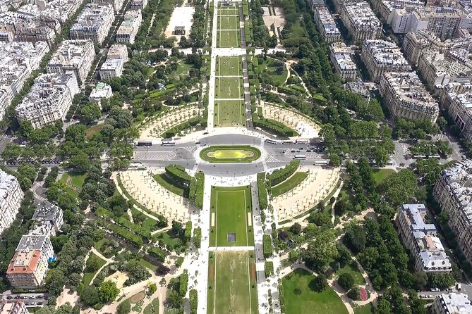 Half Day Paris Cruise & Walking Tours: Eiffel, Louvre, Notre-Dame - Visiting the Louvre Museum with Included Tickets