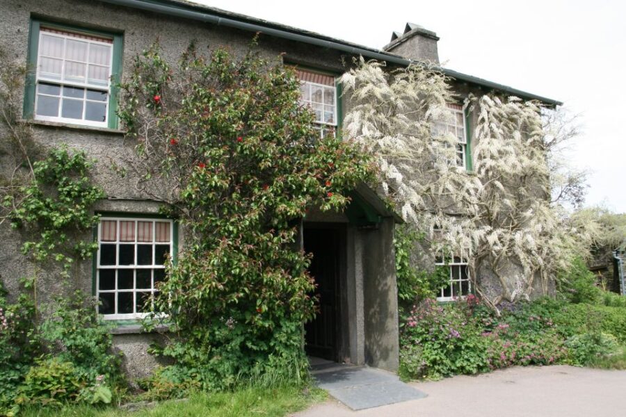 Half-Day Tour of Beatrix Potter Country and Places - Visiting Beatrix Potters Home at Hill Top