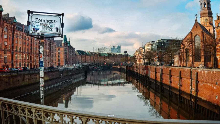 Hamburg: Der Hakuna Tag - Exploring HafenCity and the Historic Elbe Tunnel