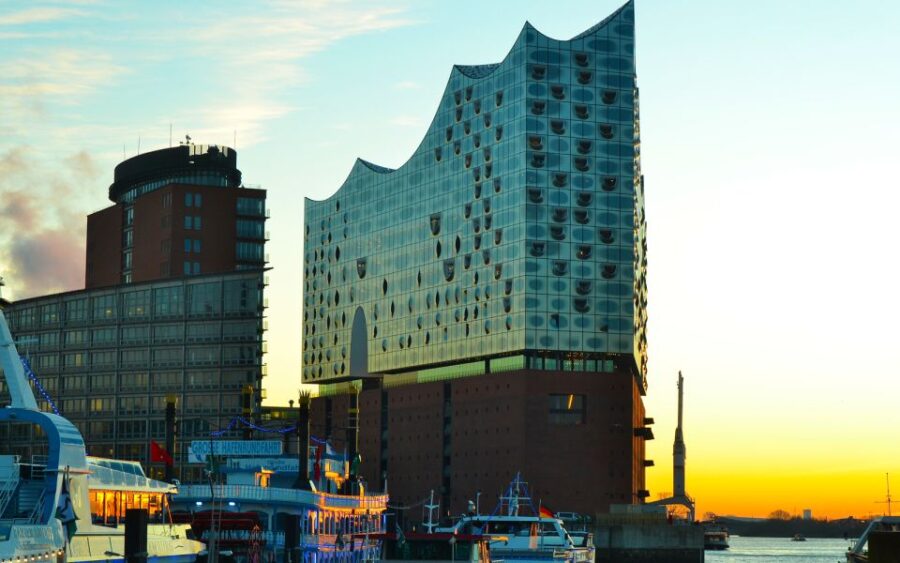Hamburg: Elbphilharmonie Plaza, Highlights & Surroundings - Starting Point and Tour Logistics in Hamburg
