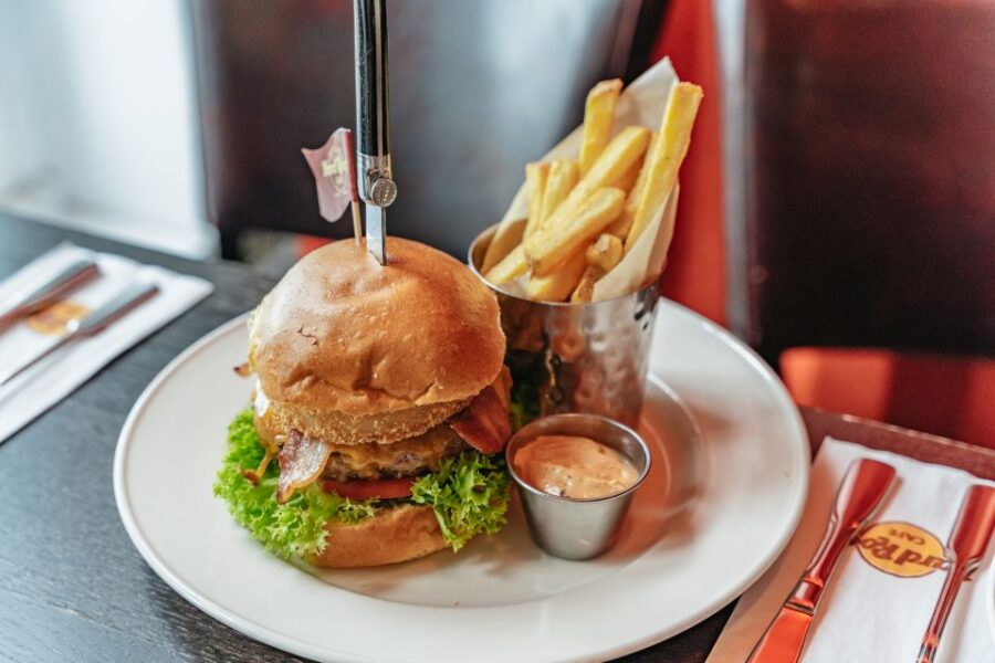 Hamburg: Hard Rock Cafe Skip-the-Line Meal - The Menu Options: Funk and Rock Choices