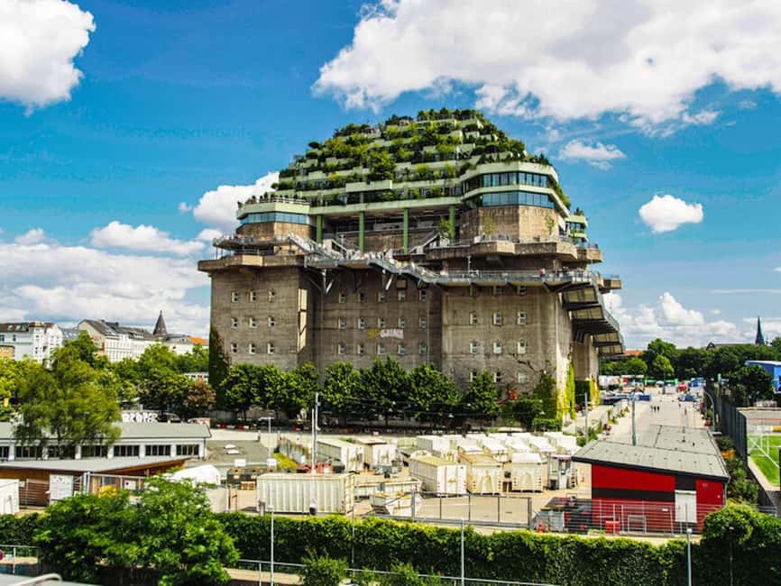 Hamburg: Private City Highlights Walking Tour - Starting at the Hamburg Townhall and Rathausmarktplatz