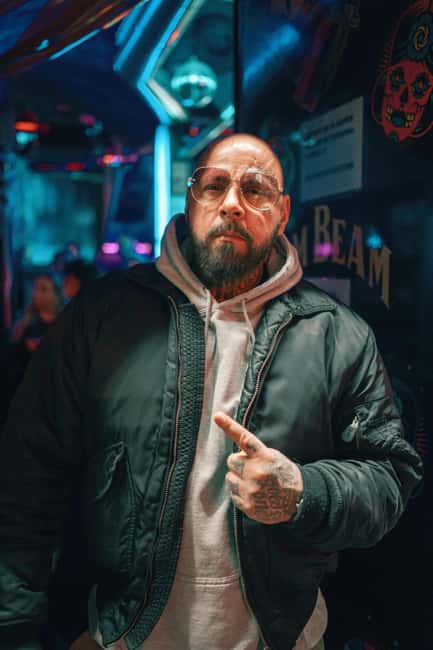 Hamburg: Reeperbahn Tour with Andre - Stories from the Red Light District - Meet André, the Guide Behind the Tour