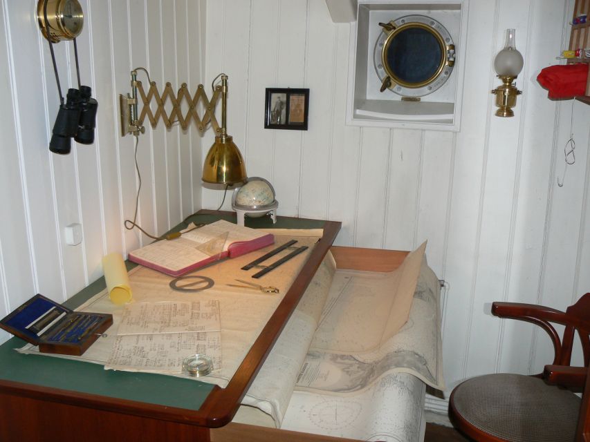Hamburg: RICKMER RICKMERS Museum Entry Ticket - Exploring the Restored Crew and Officers Quarters