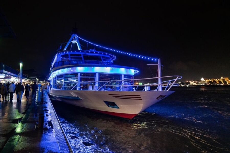 Hamburg: Saturday Night Boat Party - Hamburg’s Harbor Lights and Cityscape Views