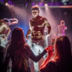 Hamburg: SIXX PAXX Men´s Perfoming Arts Show - What the Show Offers: Theatrics, Acrobatics, and More