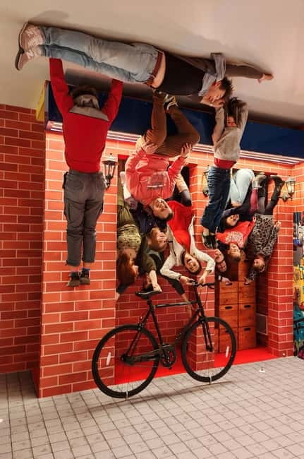 Hamburg: Ticket for the Paradox Museum - Over 50 Interactive Exhibits in 14 Vibrant Rooms