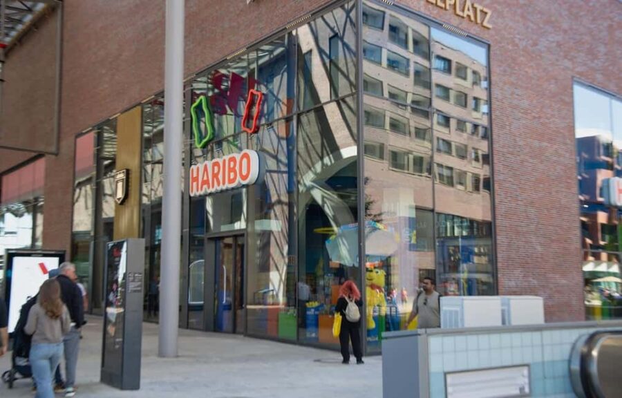 Hamburg: Westfield, Speicherstadt & Elbphilharmonie Tour - Visiting the Modern Westfield Hamburg Überseequartier