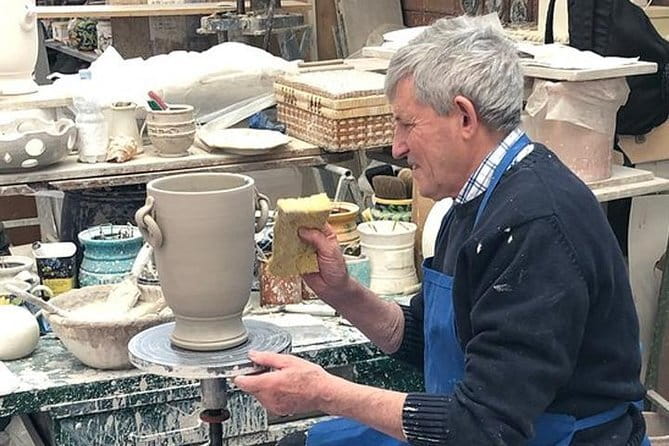 Handmade Tuscan Ceramics Masterclass in Montelupo - Inside a Traditional Montelupo Pottery Workshop