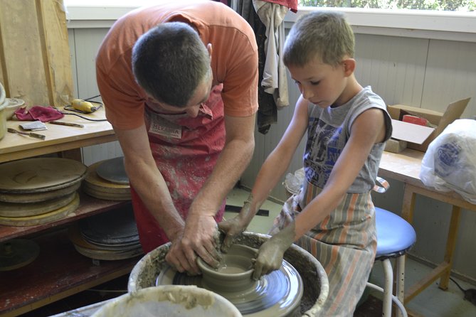 Hands on clay - be creative and make a pot - Starting Point and Duration of the Workshop